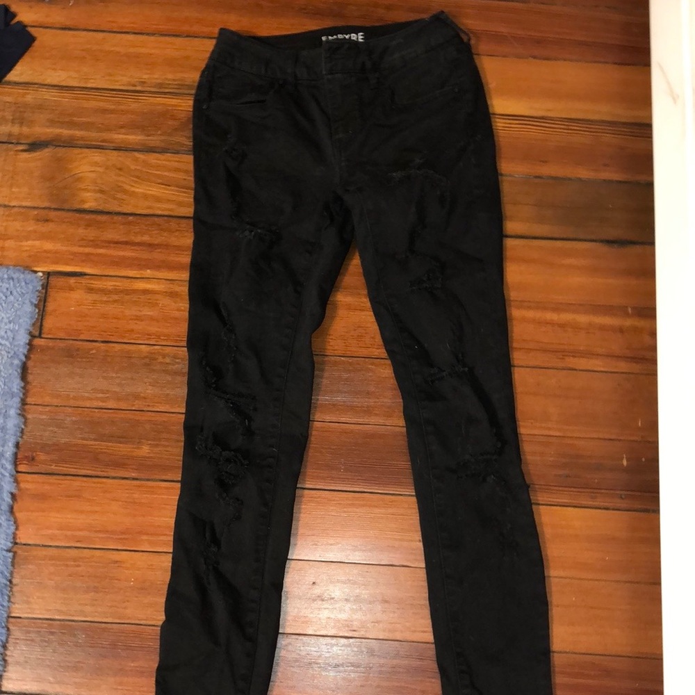 black ripped skinny jeans